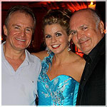 Shelley with Bobby Davro for 'Help for Heroes' in Oman.